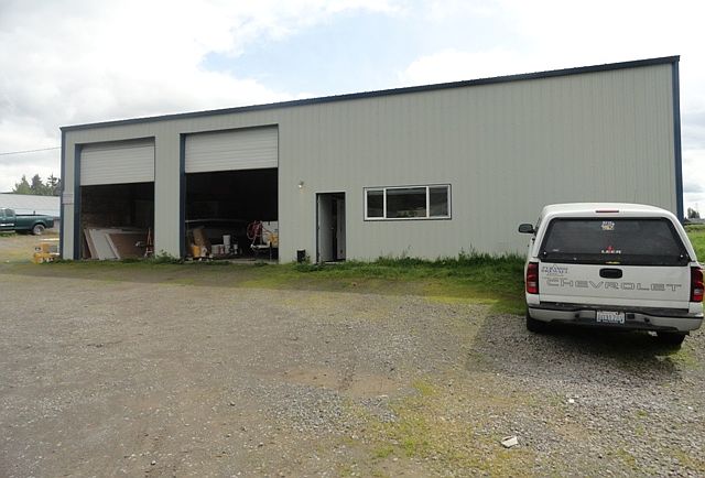 2nd image of 4811 NE 68th St