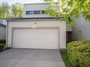 3401 Golfview Dr, Hazel Crest, IL 60429