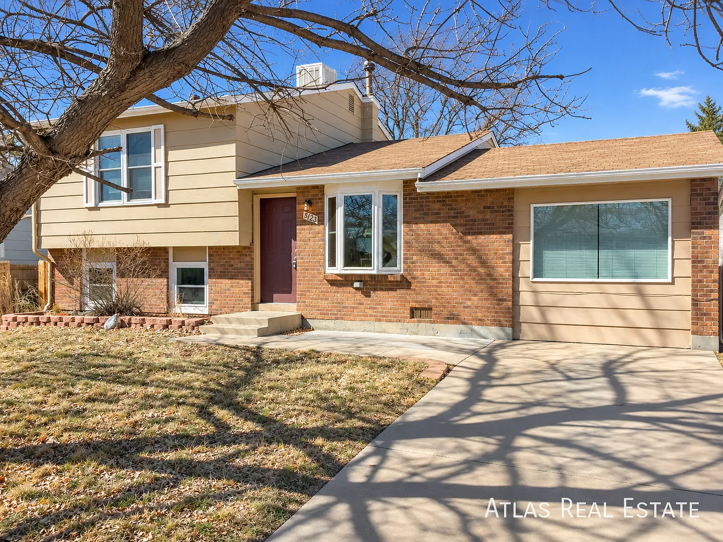 Coming Soon Spacious 4-Bedroom 3-Bath House In Montbello With Fenced Backyard — Photo 1