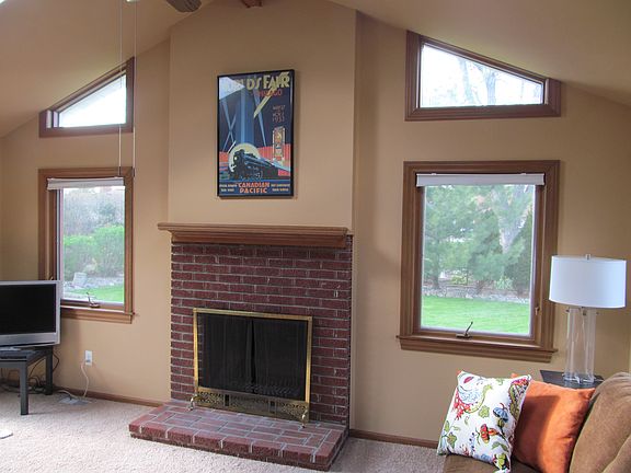 4th image of 20925 Lakeland St
