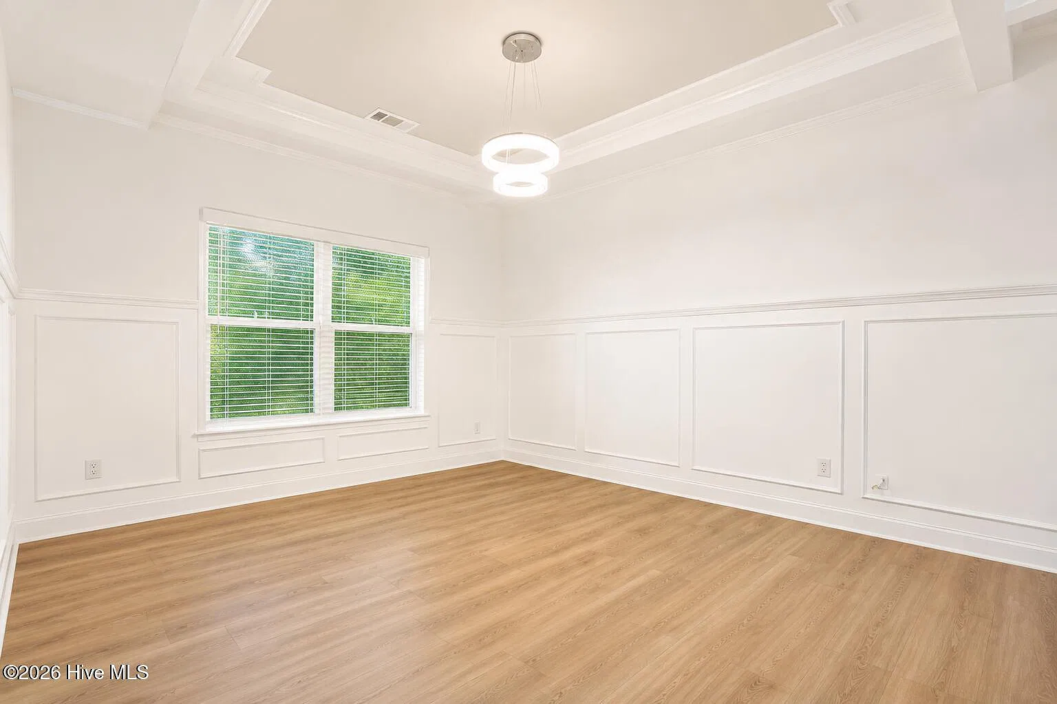 4 bed, 2.5 bath, 2450 sqft, $2,600 — Photo 4