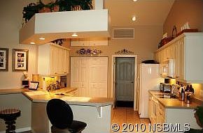 3rd image of 3204 Travelers Palm Dr