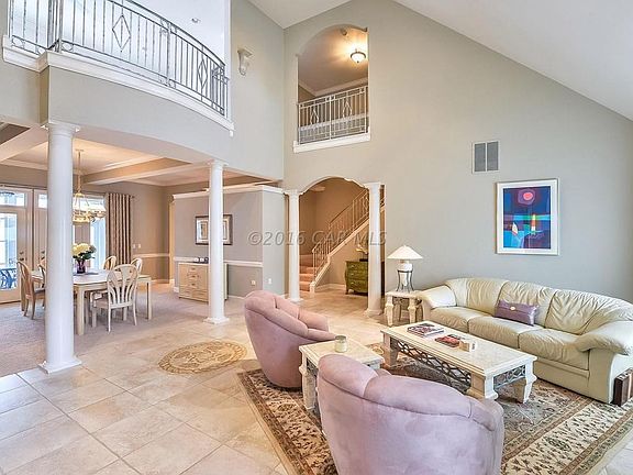 306 Piedmont Court Great Room4