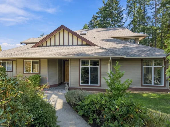 340 Young St Unit 4, Parksville, BC V9P 1C5