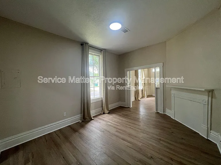 1319 W Jackson St — Photo 7