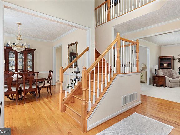 4th image of 155 Bunchberry Ridge Ct