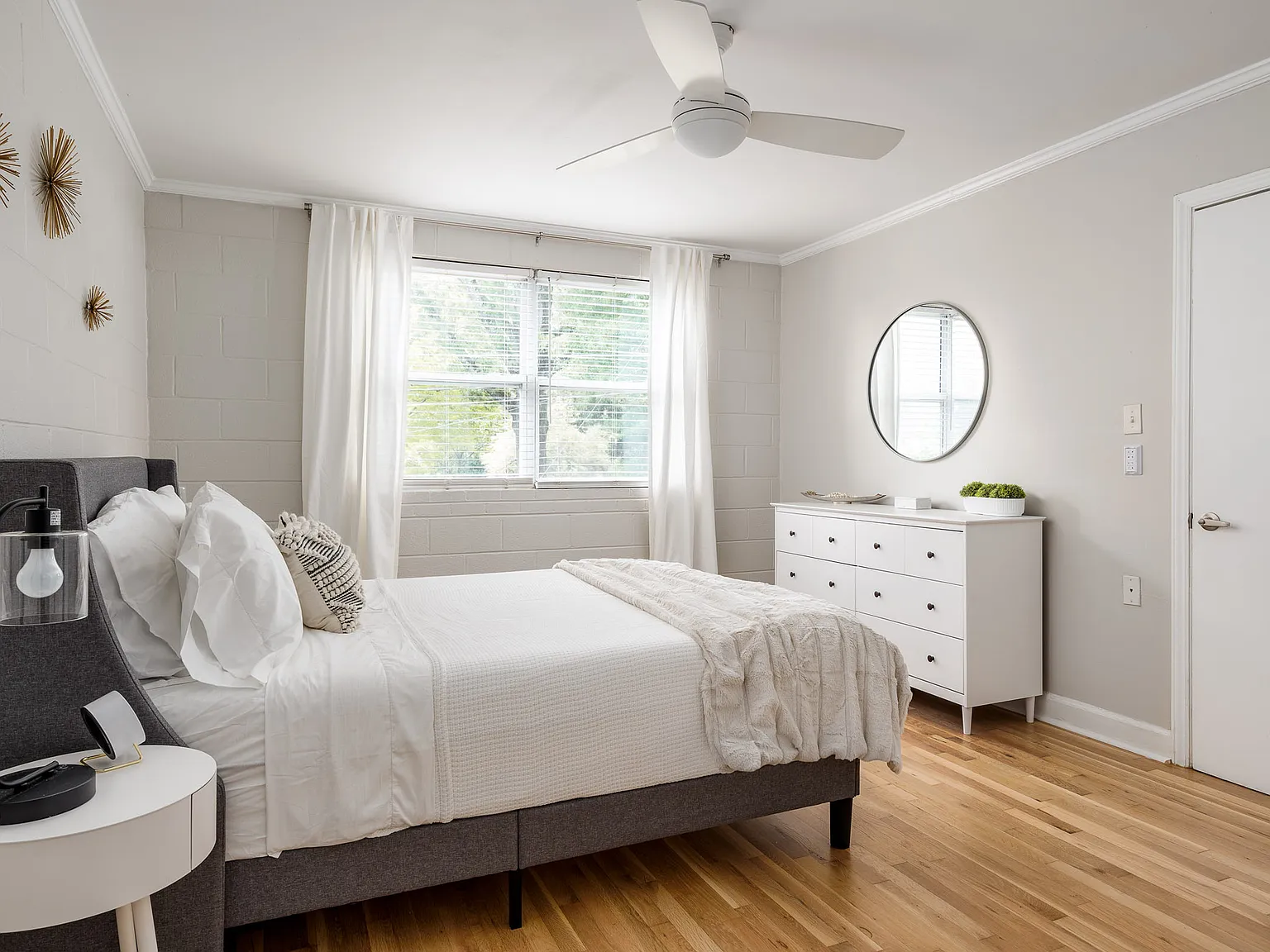 One Bedroom Across From Walking & Biking Trails in Fisher Park - Water & Parking Included — Photo 2