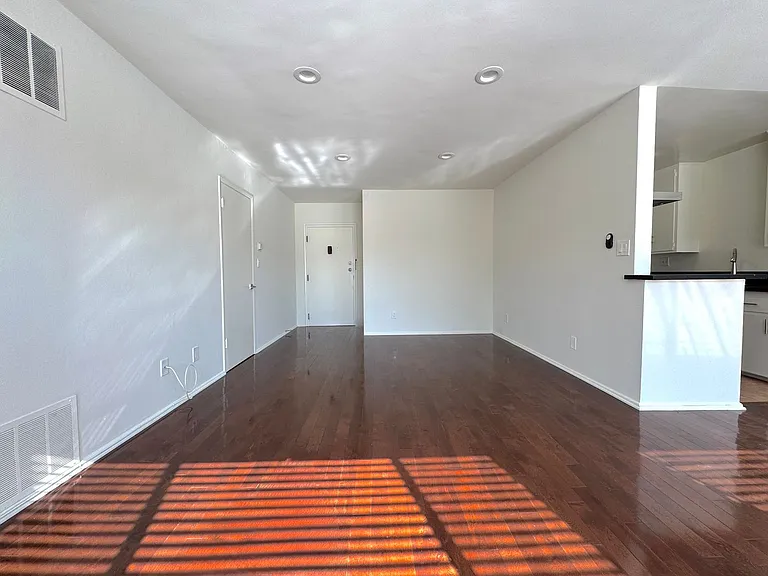 1159 N Curson Ave #11 — Photo 3