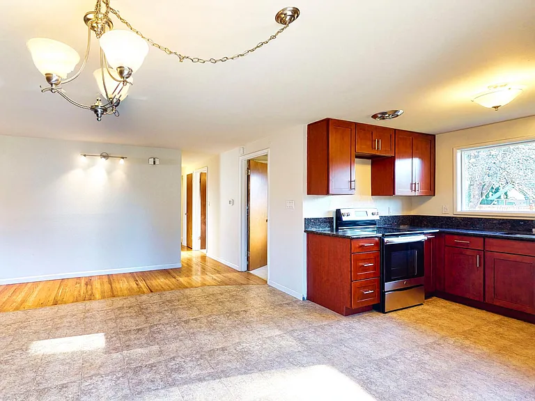 14405 SE 15th St — Photo 5