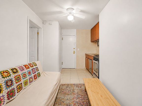 4th image of 124 Mott St APT 22