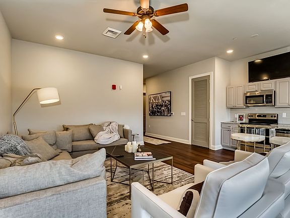 4th image of 2008 University Blvd #0