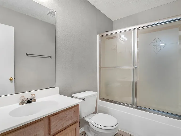 8105 Flowertree Dr — Photo 8