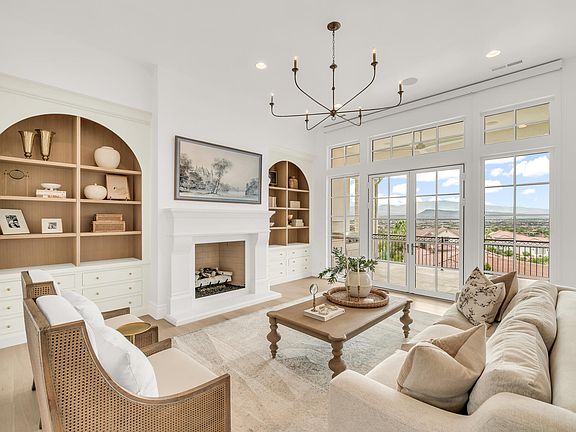 5th image of 2215 N Lone Rock Dr