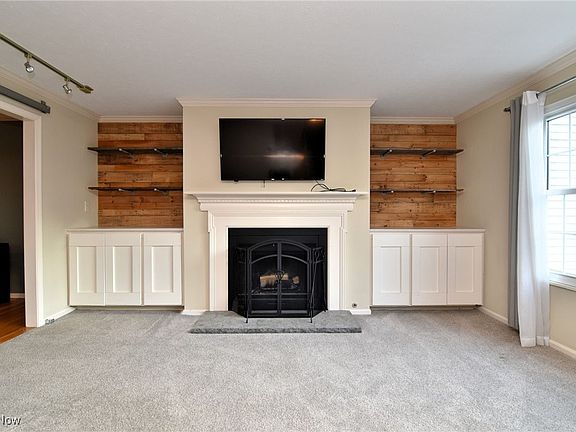 3rd image of 50 Commons Ct