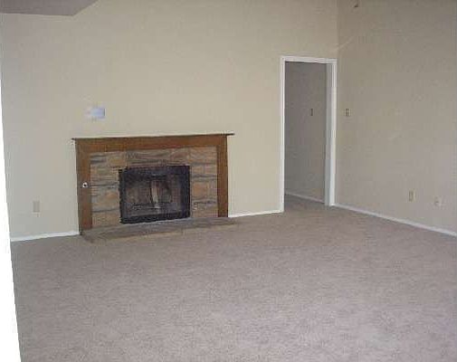 4th image of 2513 Longmire Dr