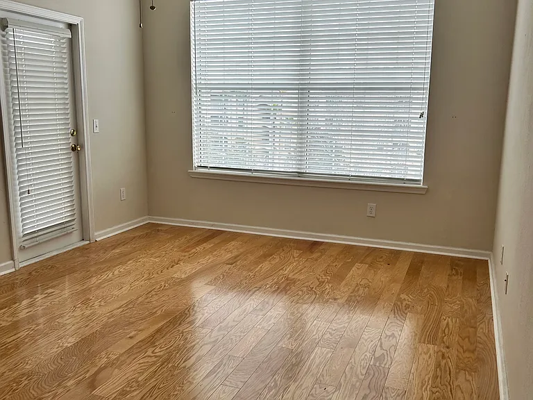 7801 Point Meadows Dr — Photo 7