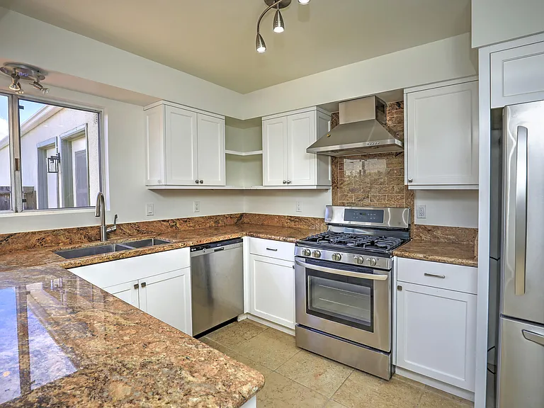 7395 Freeman Pl #B — Photo 6