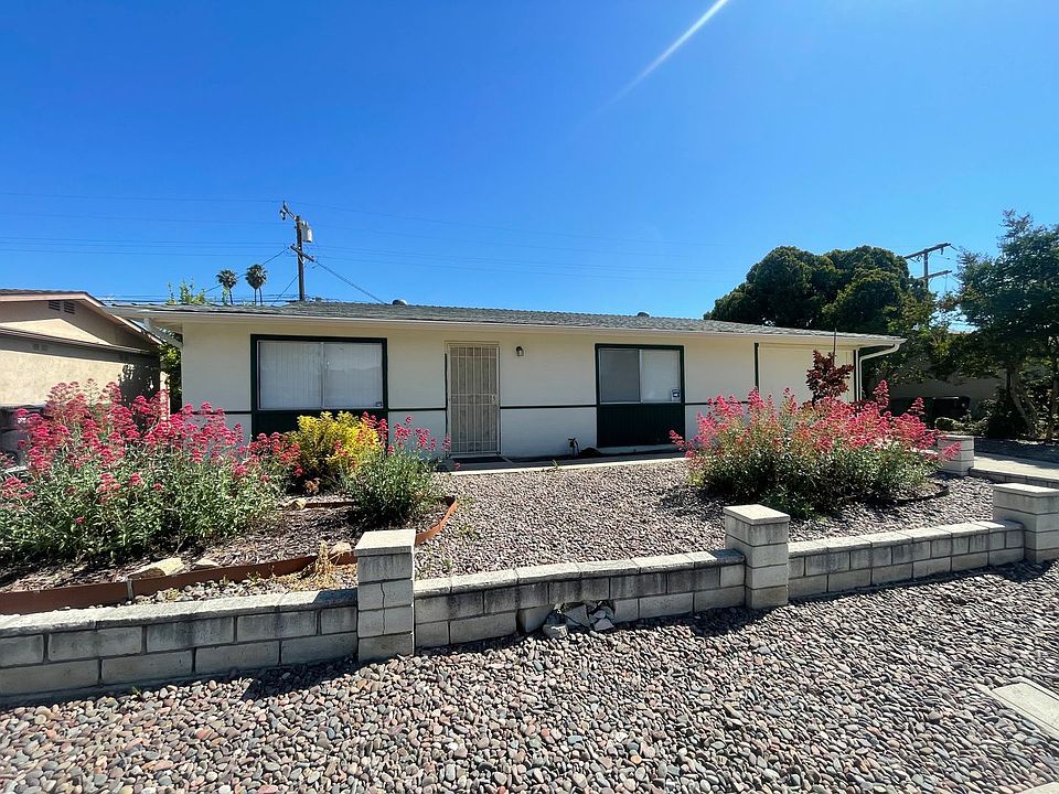 1st image of 43353 Acacia Ave