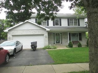 324 Grand Canyon Dr, Bolingbrook, IL 60440