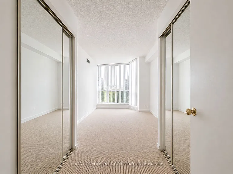 1055 Bay St #508 — Photo 8