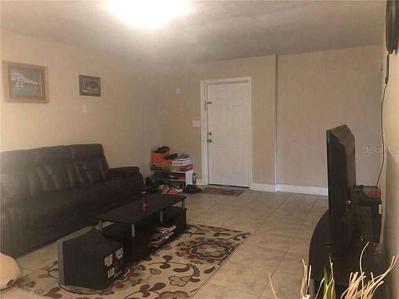 3rd image of 809 W Bougainvillea Ave