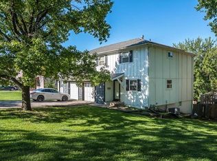 7800 Grandview Ln, Overland Park, KS 66204