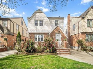 6056 69th Ln, Maspeth, NY 11378