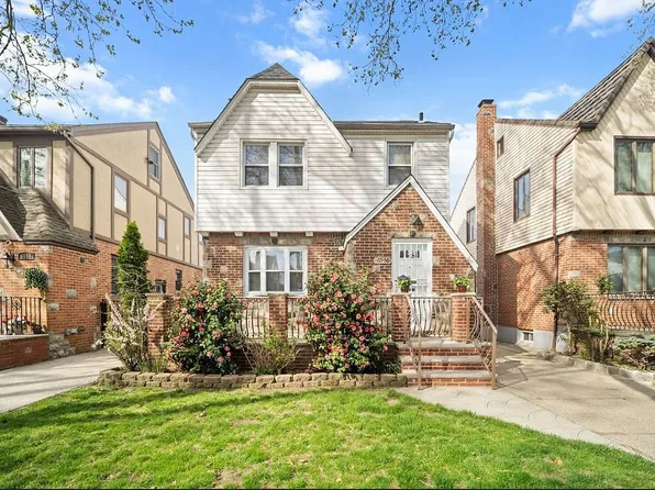 60-56 69th Ln #1, Maspeth, NY 11378