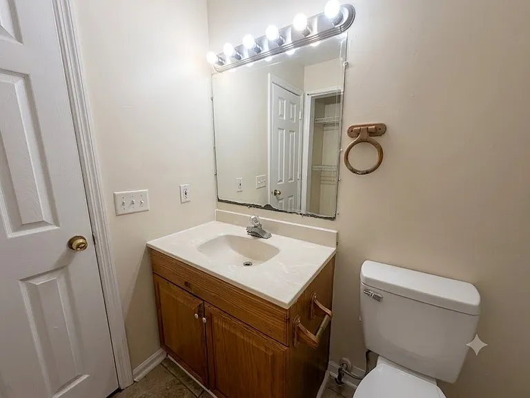 606 Eugenia St — Photo 13