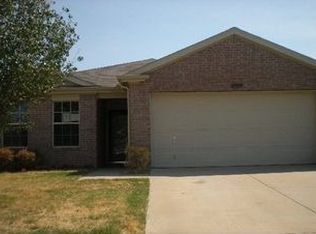 8908 Sagebrush Trl, Aubrey, TX 76227