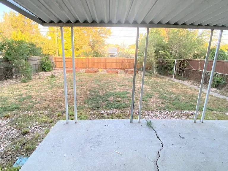 1681 Hanover St — Photo 12