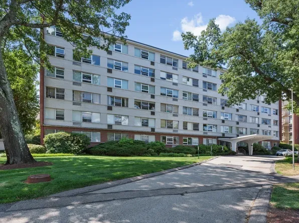 10 Hammond Pond Pkwy APT 607, Newton, MA 02467