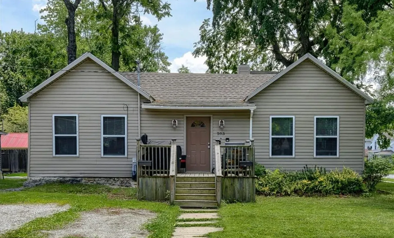 2 bed, 900 sqft, $1,500 — Photo 1