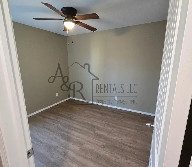217 W Forest St — Photo 2