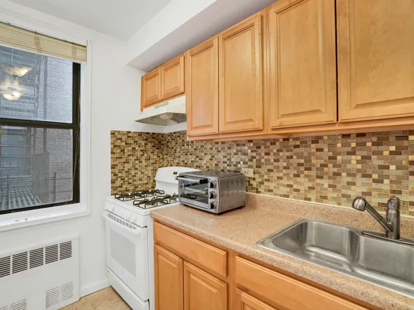 345 Webster Avenue image 8 of 12