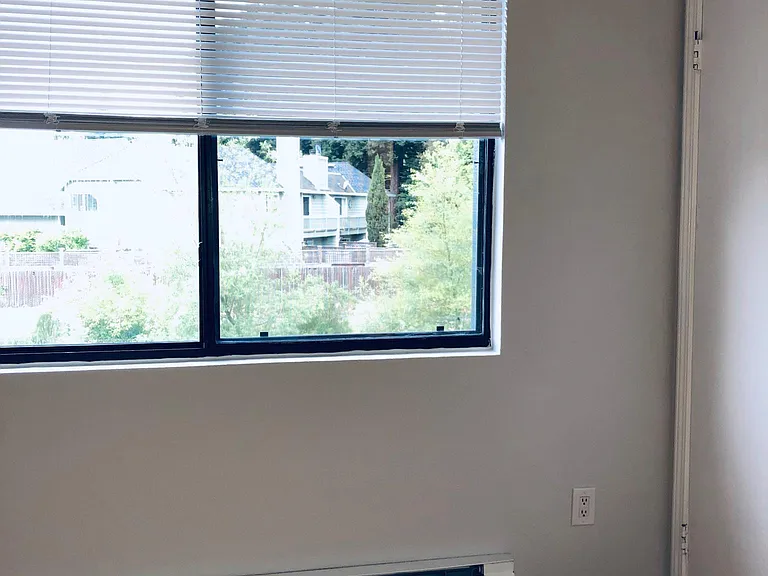 305 College View Dr — Photo 8