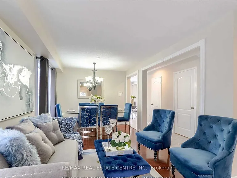 92 Lake Louise Dr #UPPER — Photo 3