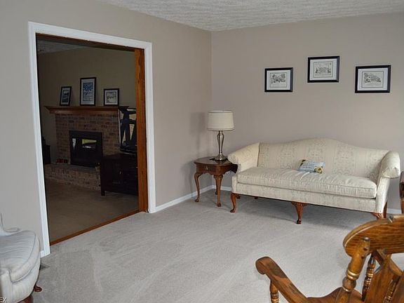 2nd image of 679 Norbury Dr