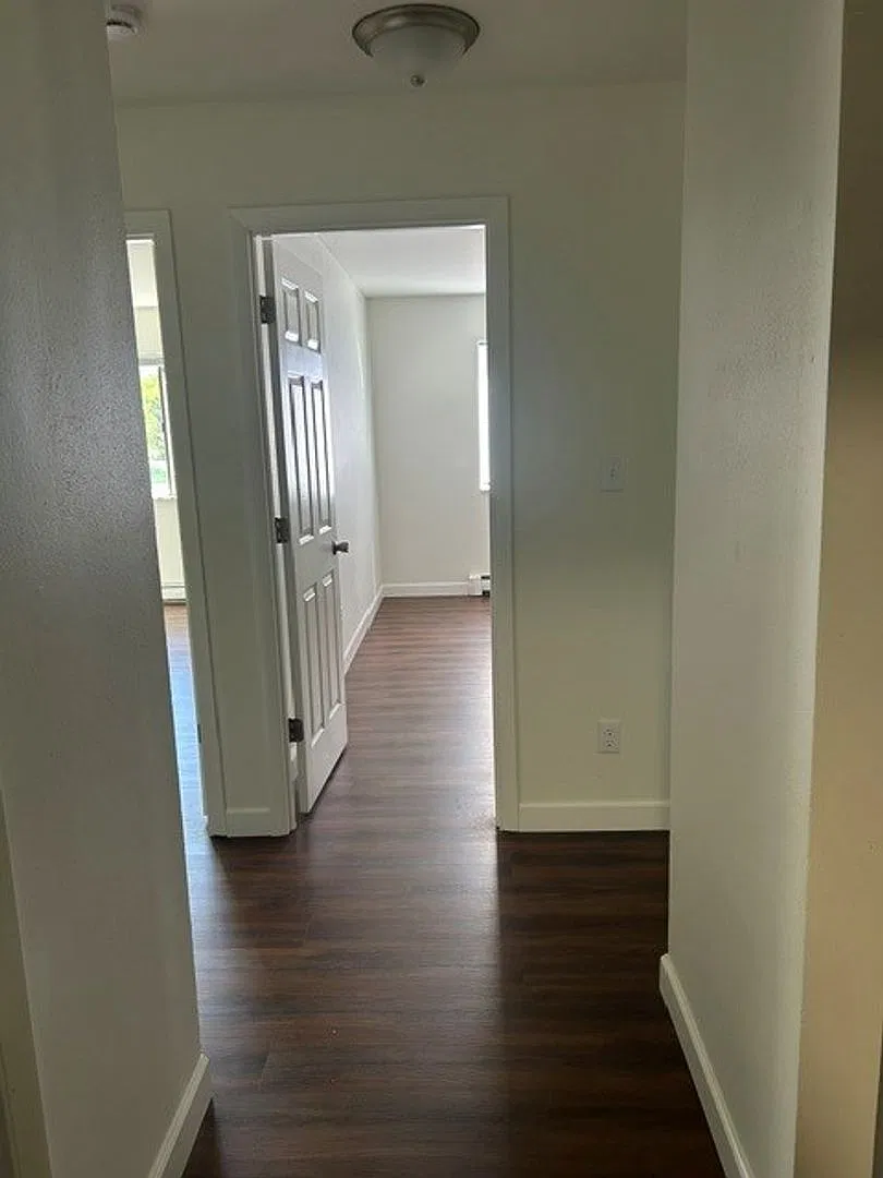 4008 89TH LLC — Photo 2