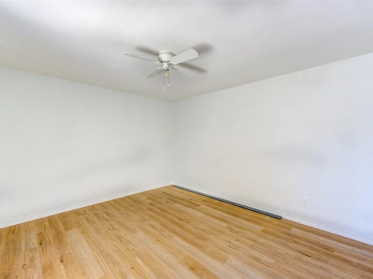 6401 Deihl Rd #505 — Photo 28