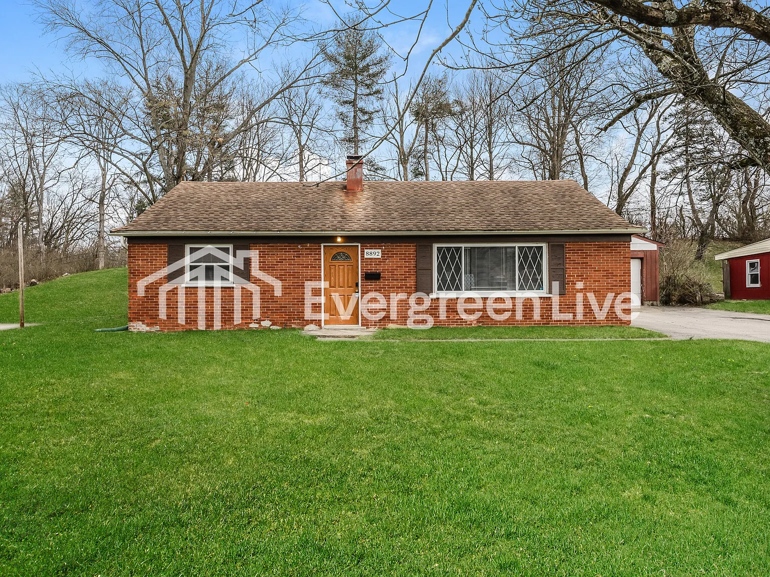3 bed, 1.0 bath, 1040 sqft, $1,345 — Photo 1