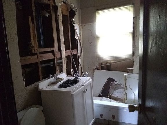 5th image of 3541 Elmwood Ave
