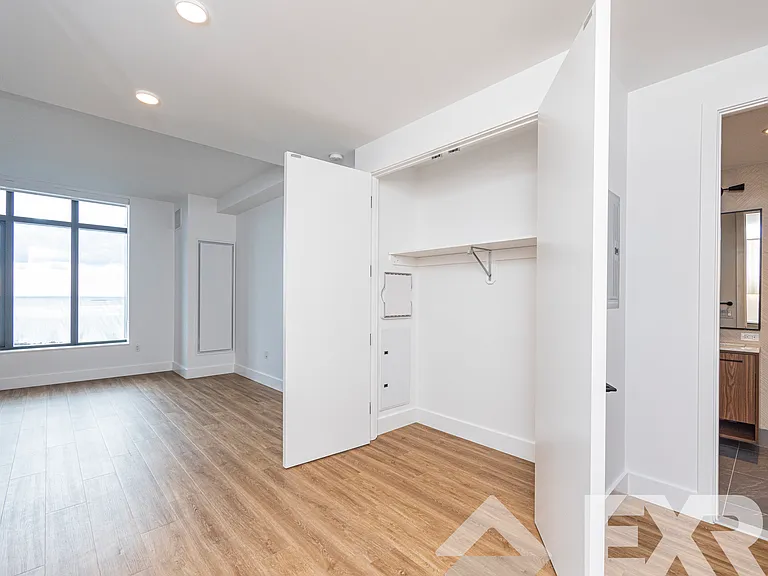 2230 Cropsey Ave #2009 — Photo 10
