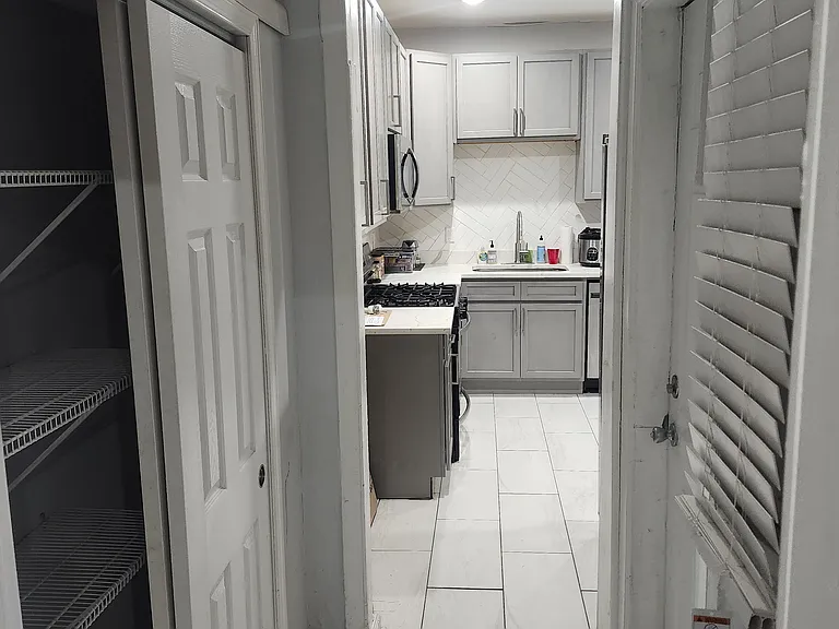 1411 W Lombard St — Photo 17