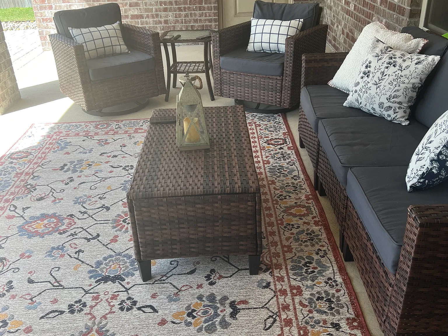 4 bed, 2421 sqft, $3,550 — Photo 3