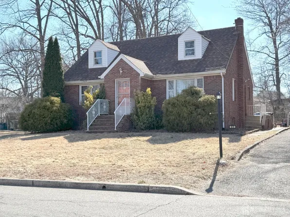 80 Gaywood Ave, Colonia, NJ 07067