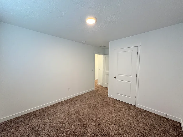 1216 S Raintree Ln — Photo 37