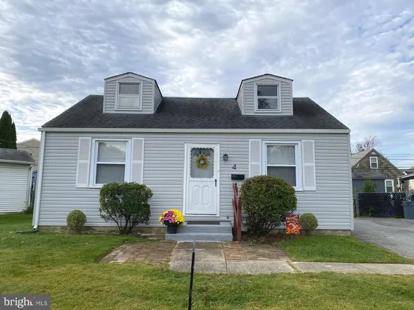 4 Love Ln, Norwood, PA 19074