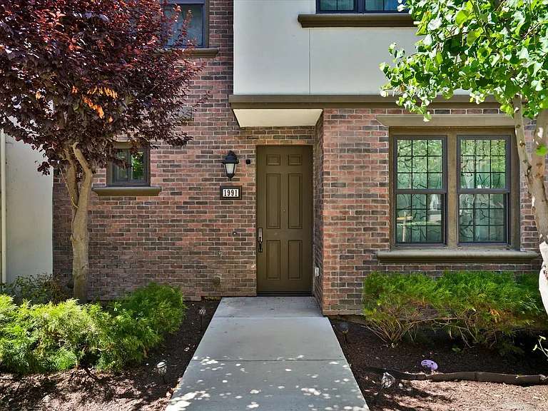1991 Barcenilla Ln — Photo 3