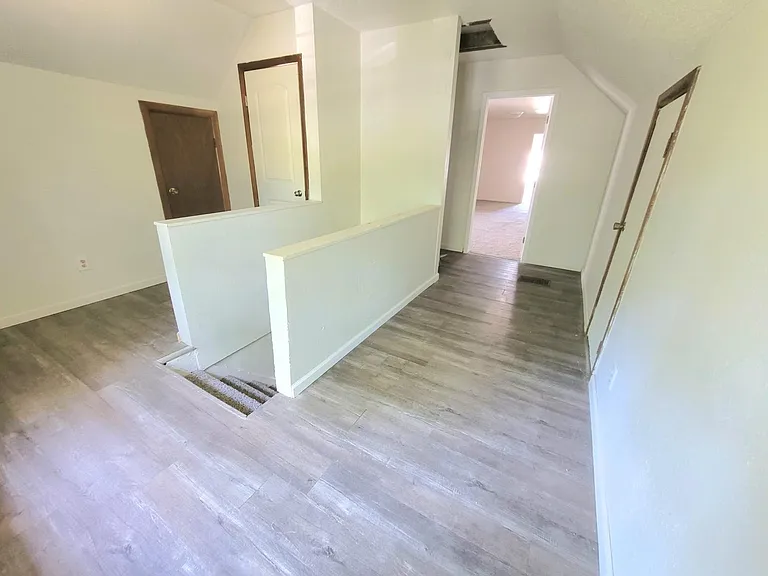 1700 W Smith St — Photo 8